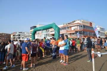 Ricardo Hernández y Raquel Aróstegui ganan con autoridad el XXVII Triatlón de Salinetas (Foto TA)